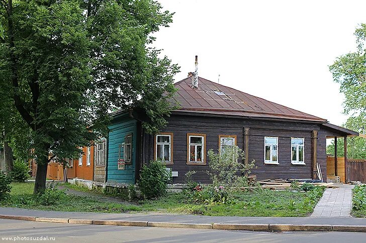Отель кремлевский суздаль. Дом штапельного платья кремлёвская ул. Суздаль магазины. 3. Кремлёвская улица, 17 суздаль магазин.
