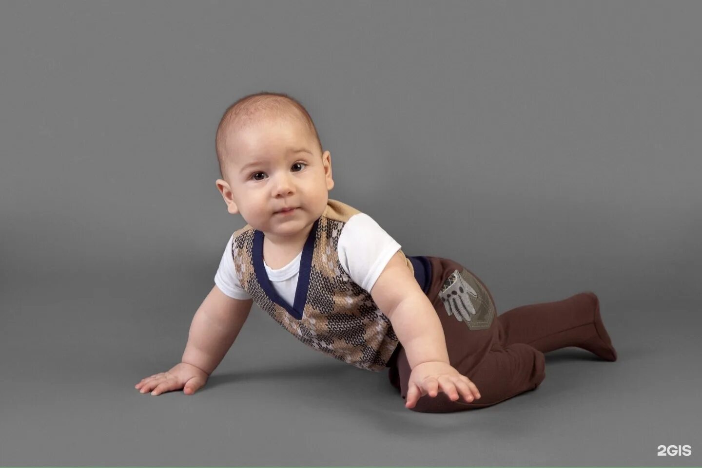 Емае одежда для детей. Мода для младенцев ползунки. Малыш в ползунках. Ёмаё детская одежда интернет-магазин. Да емае.