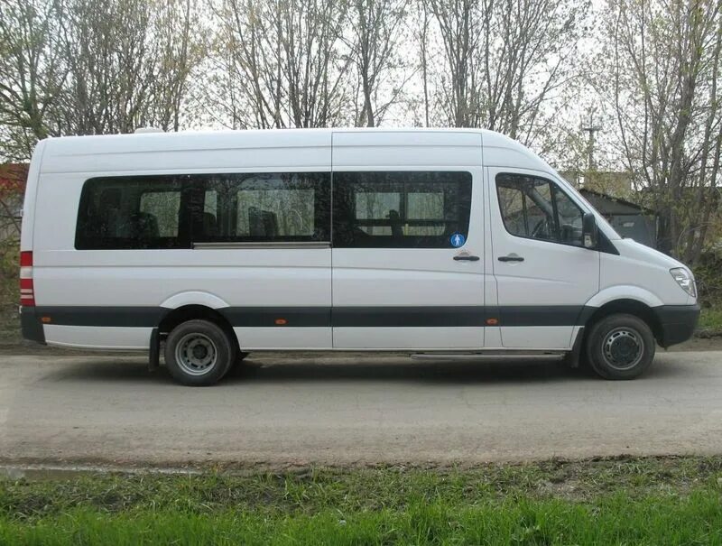 Спринтер екатеринбург. Микроавтобусе Ford Transit/Mersedes Sprinter. Микроавтобус Ford Transit/Mersedes Sprinter внутри. Пассажирские перевозки Екатеринбург.