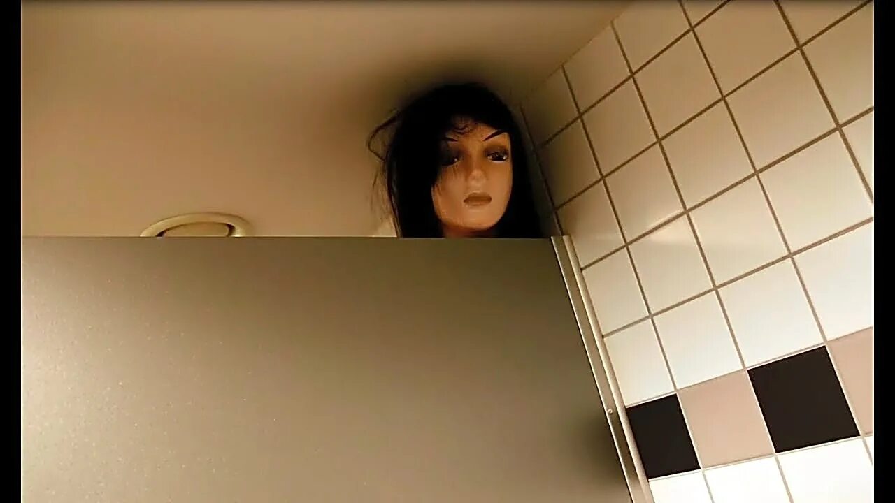 Туалет на острове. Девочка в туалете. Остро туалет 2. Video di toilet. Video di toilet.