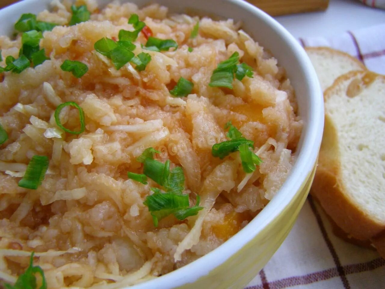 Как приготовить рис с капустой. Рис с капустой и мясом. Бигус с рисом. Рис с капустой и курицей. Тушеная капуста с рисом.