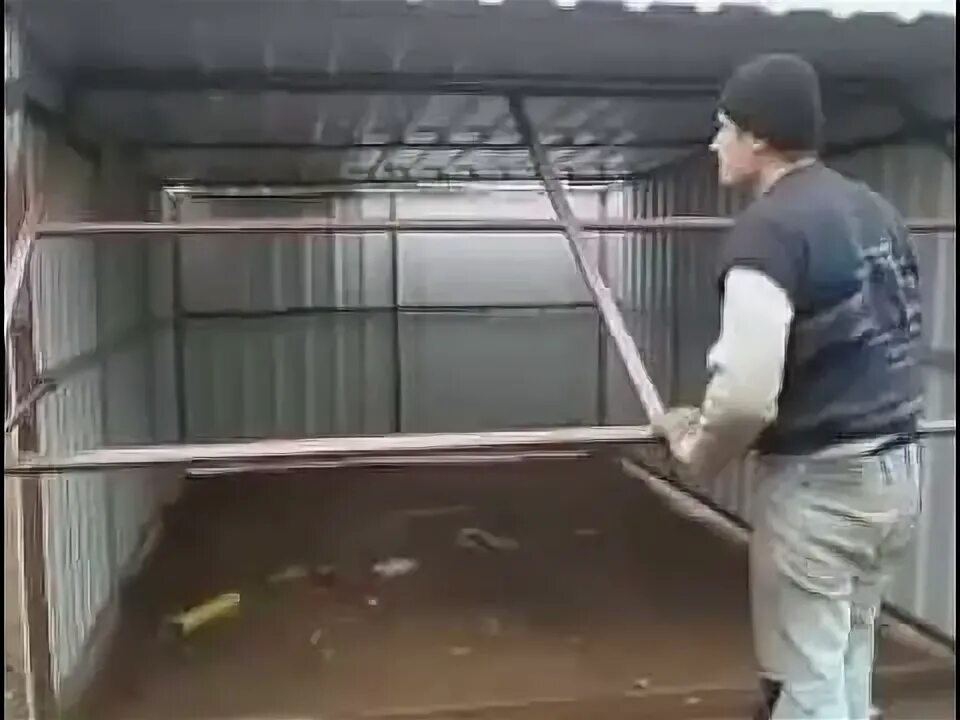 Гараж видео как делать. Складные ворота для гаража. самодельные подъемные ворота. откидные ворота для гаража. самодельные подъемные ворота для гаража.