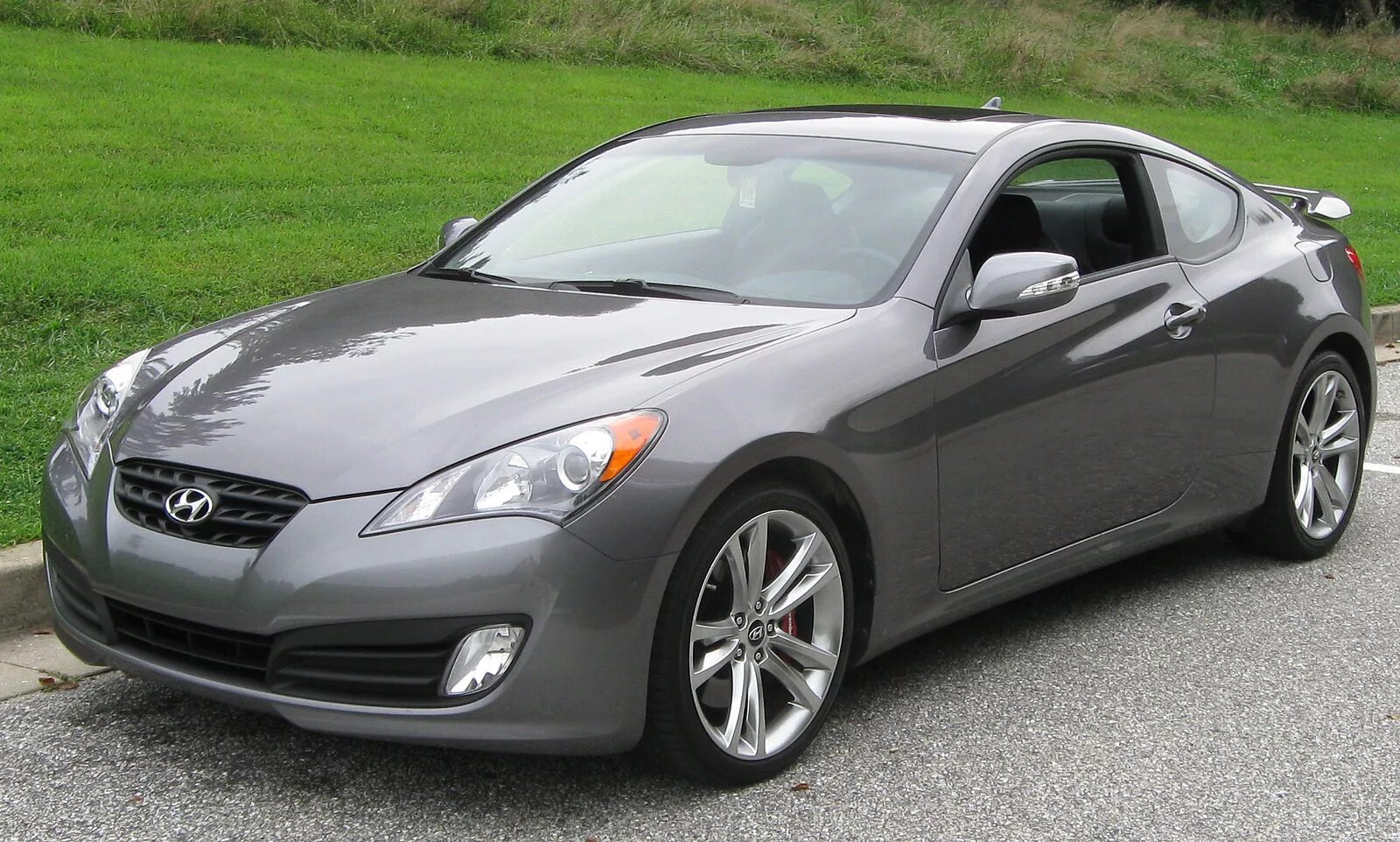 Hyundai Genesis рестайлинг 2012, 2013, 2014, купе, 1 поколение технические харак