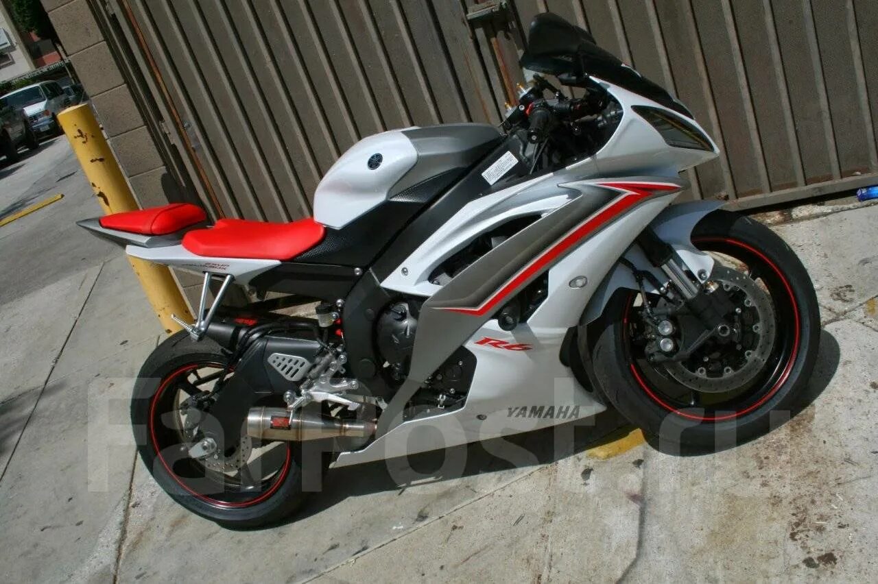 Ямаха гир 4 тактный. Дилерский магазин техники. Yamaha gear 4t багажник. Yamaha 1000cc. Yamaha r6 600 кубов.