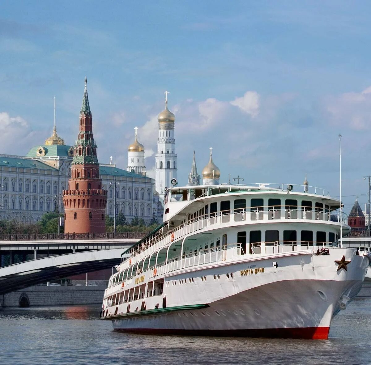 Речной круиз “в путешествие по волге". Круиз золотое. Ярославль волга теплоход. Круизный теплоход. Круиз золотое.