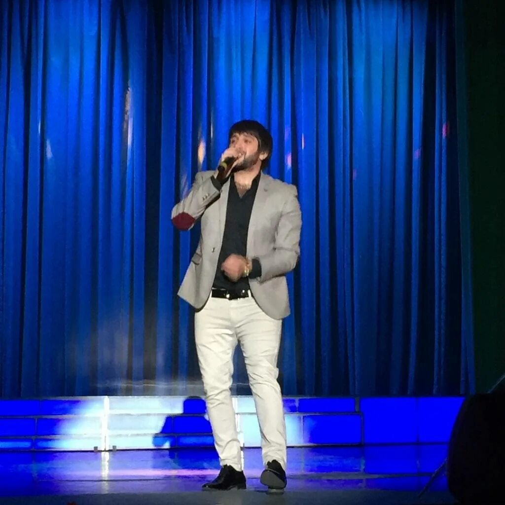 Эльбрус джанмирзоев в инстаграме. Эльбрус джанмирзоев в инстаграме. Эльбрус джанмирзоев в инстаграме. Бродяга певец эльбрус джанмирзоев. Мой сон эльбрус джанмирзоев.