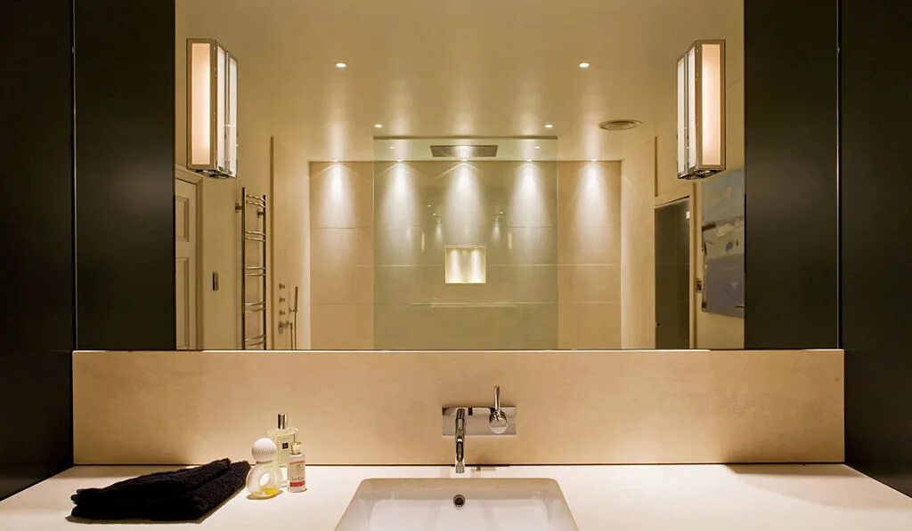 Включи свет в ванне. Освещение в ванной. Светильник над ванной. Светильники для ванной комнаты. Подсветка в ванной комнате.
