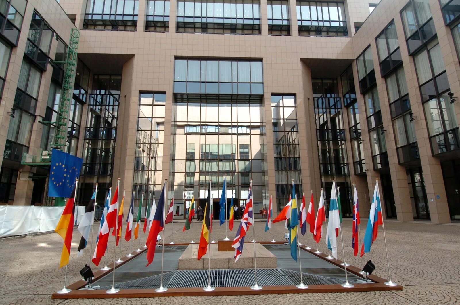 Eu council. Совет европейского Союза. Институт ЕС В Люксембурге. Совет европейского Союза (совет министров). Евросоюз правительство.