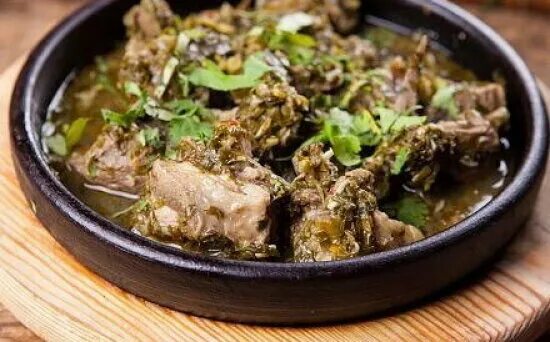 Чакапули из баранины с тархуном. Чакапули из баранины с тархуном. Чакапули тархуном по-грузински. Чакапули баранина грузинский. Грузинский суп чакапули.