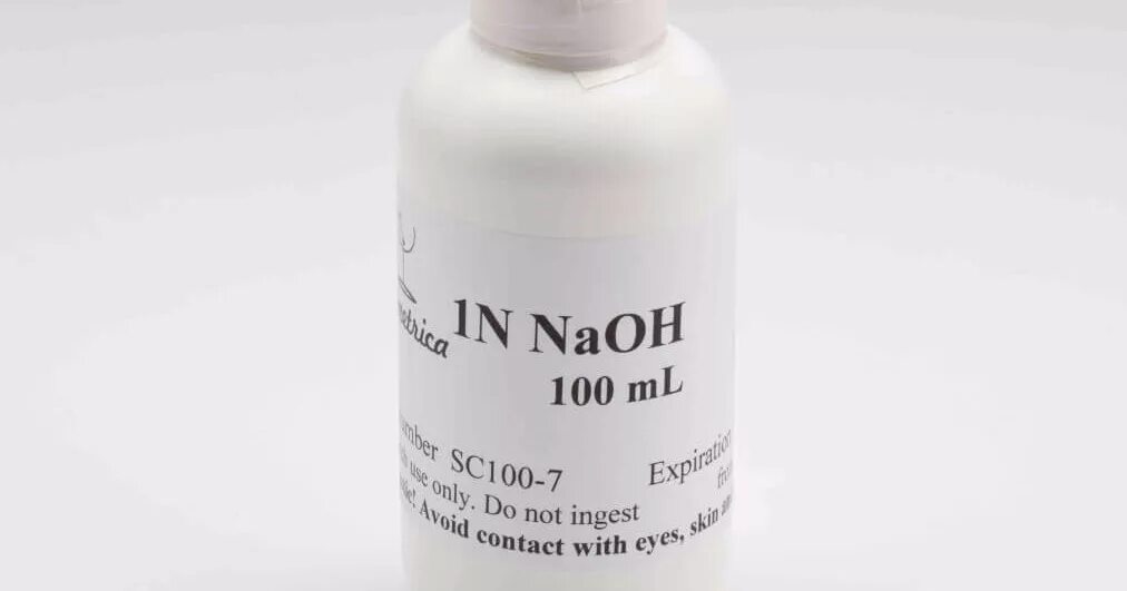 Едкий раствор 5. NAOH. Щёлочь NAOH. Гидроксид натрия NAOH. NAOH гидроксид.