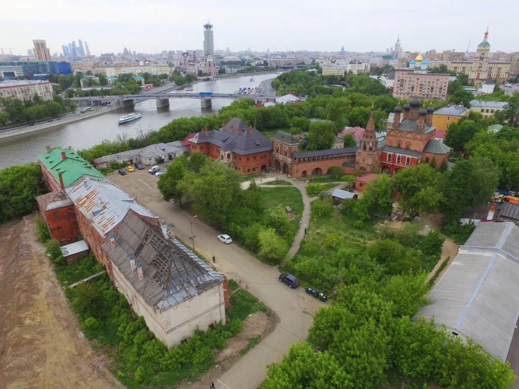 Подворье таганок. Крутицкое патриаршее подворье, москва, крутицкая улица, 8. крутицкий монастырь в москве. павелецкая крутицкое подворье. крутицкое подворье в москве с птичьего полета.