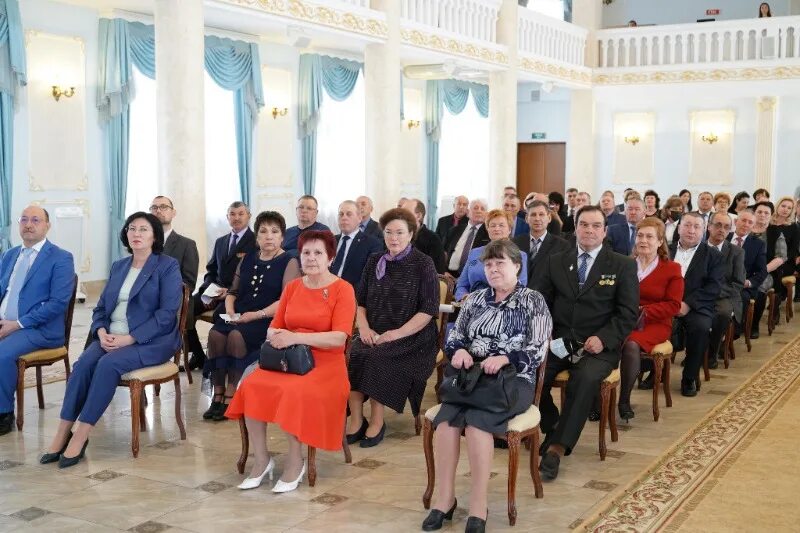 Хабиров вручил награды. Награждение башкирия. государственные награды республики башкортостан. награждение в белом доме башкортостан. медаль за трудовую доблесть башкортостан.