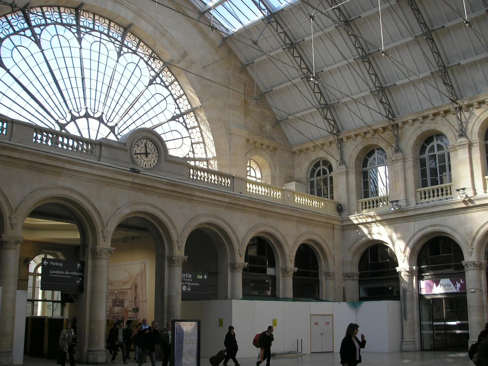Gare de l est. Вокзал в париже gare de. восточный вокзал (париж). восточный вокзал москва внутри. железнодорожный вокзал северный вокзал в париже.