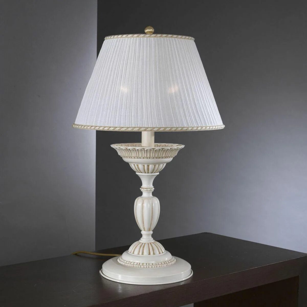 Настольная лампа lamp. Настольная лампа lamp