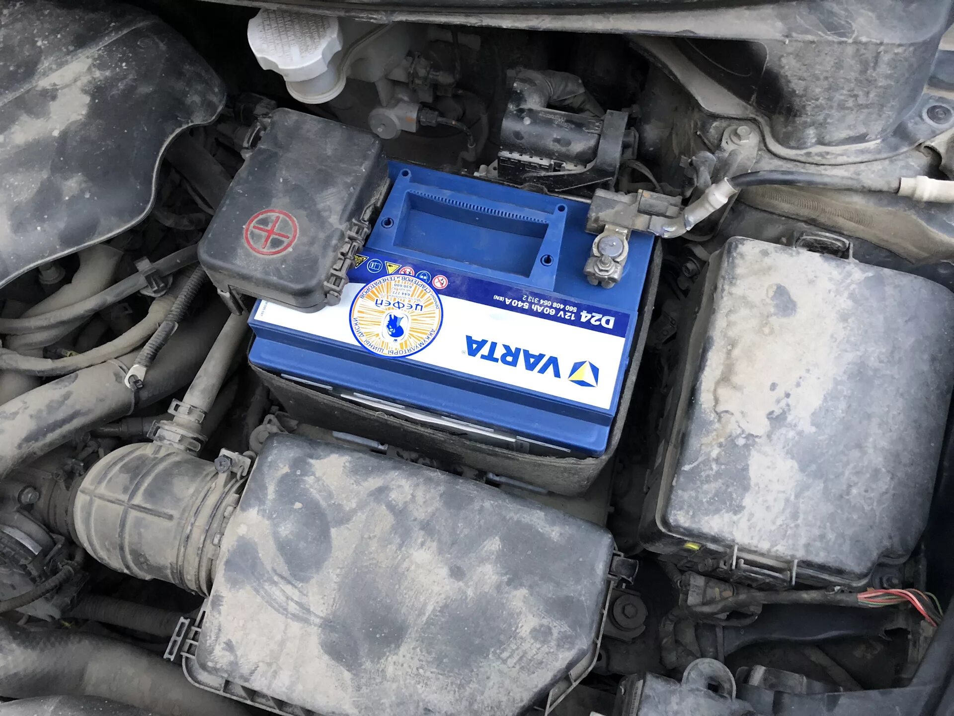 Ceed jd аккумулятор. Kia ceed акб.