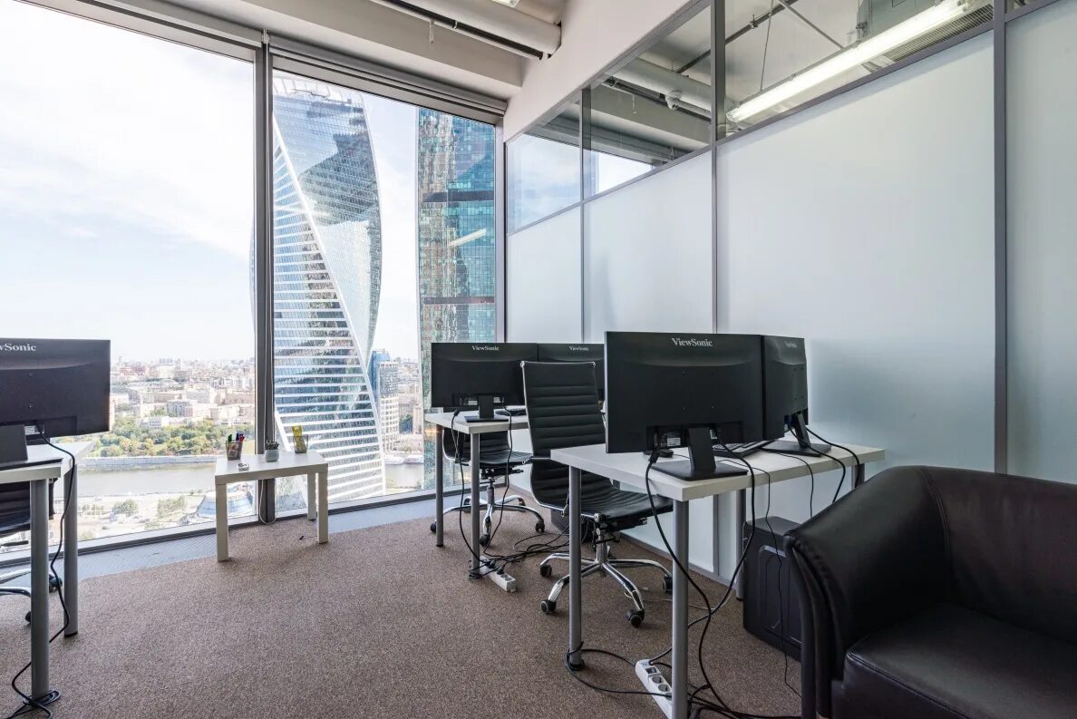Коворкинг москва сити с панорамным видом. Почасовые офисы. Мгчд офис вместе. Коворкинг москва сити. Офис для съемок в москва-сити.