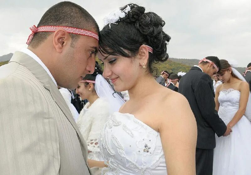 Девушки азербайджанки. Жена с кавказцем. Пригожин фото. Девушки армянки. Донская армянка.