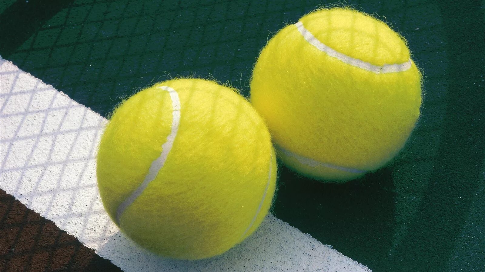 Теннисный мяч спортмастер. Теннисный мяч на белом фоне. Мячик демикс теннисный. Два теннисных мяча. Теннисный мяч 3д.