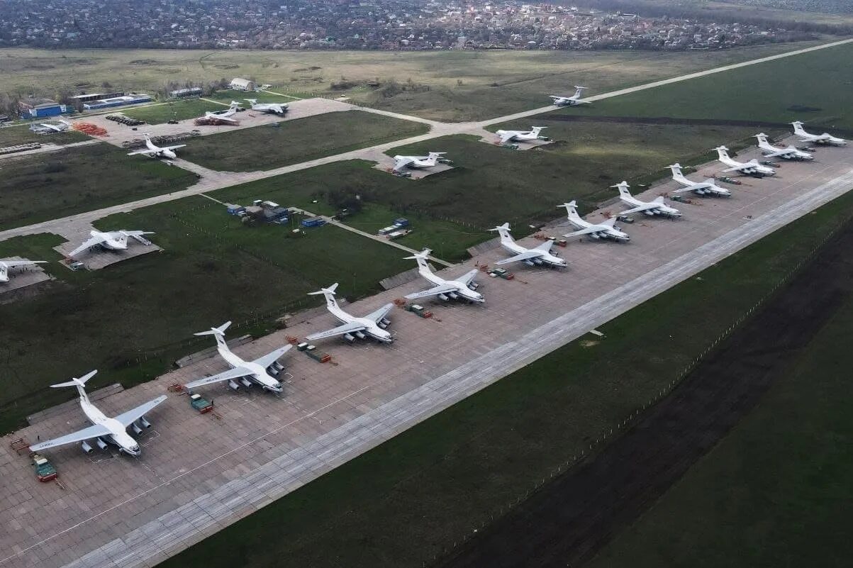 Аэродром таганрог. Таганрог центральный аэродром. таганрог военный аэропорт. таганрог военный аэродром. авиабаза таганрог.