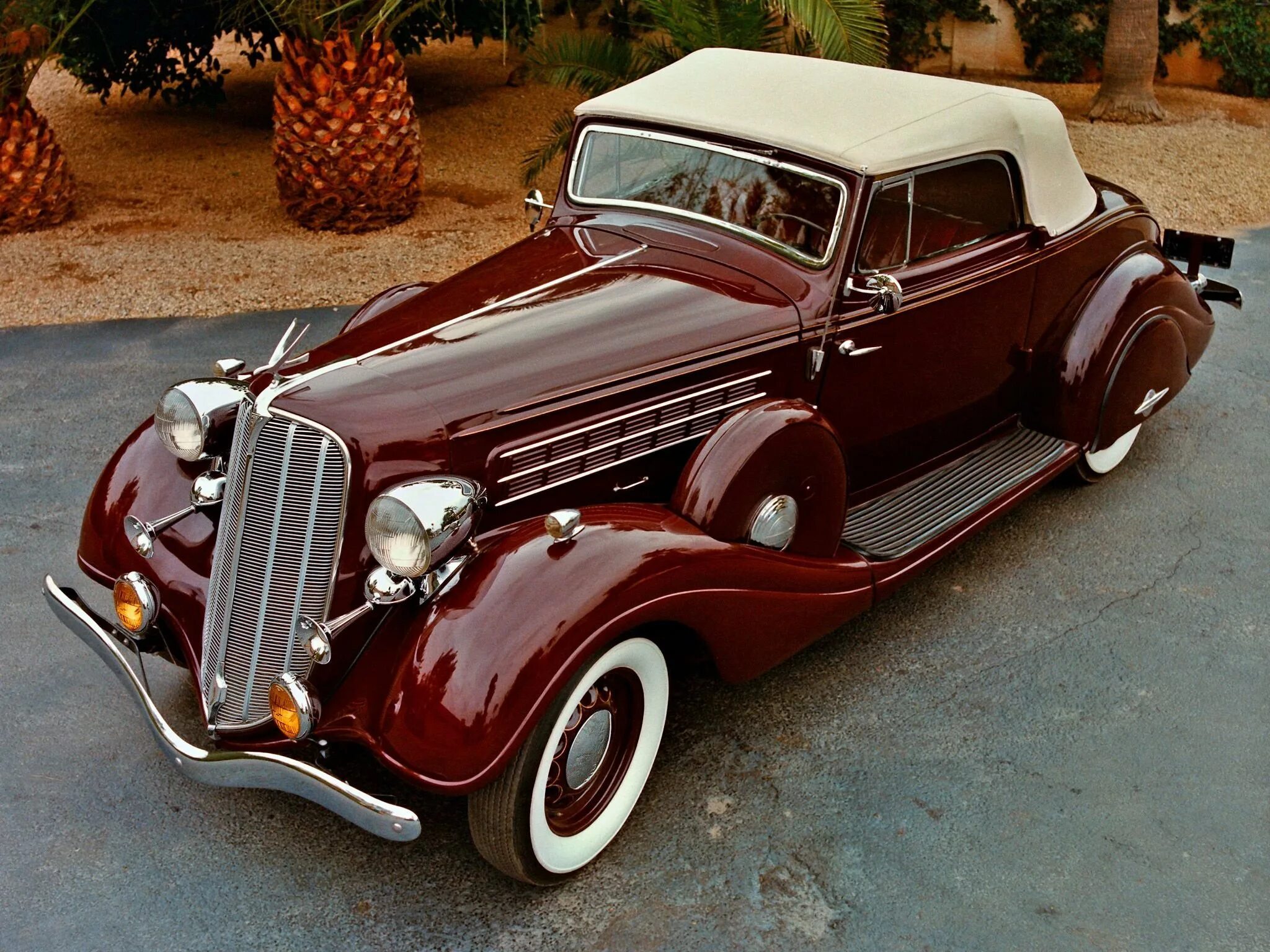 Пробег старых автомобилей. 1935 Hudson Deluxe eight Convertible. Hudson 1934. Автомобиль Hudson Deluxe eight. Хадсон автомобиль 1920.