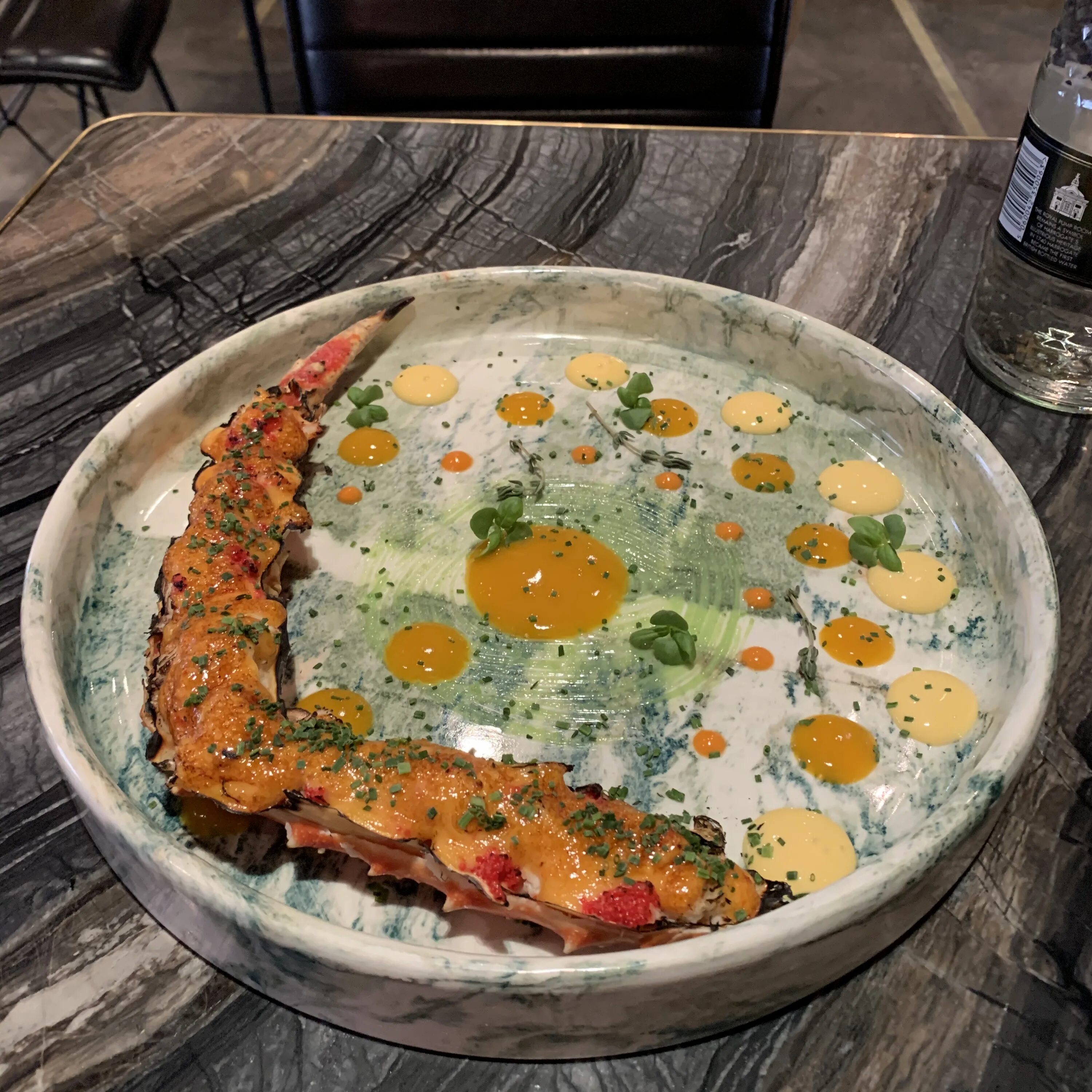 Ресторан моллюска на патриарших. Патрики меню. Brix бар патрики. Осьминог в ресторане. Чаудер с мидиями.