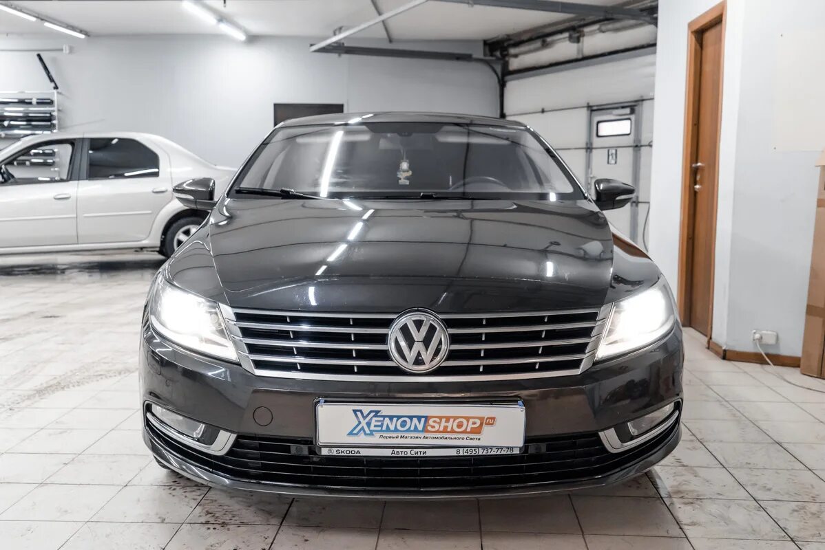 Замена лампы ксенон Пассат Б7 - Volkswagen Passat Variant (B7), 1,8 л, 2011 года