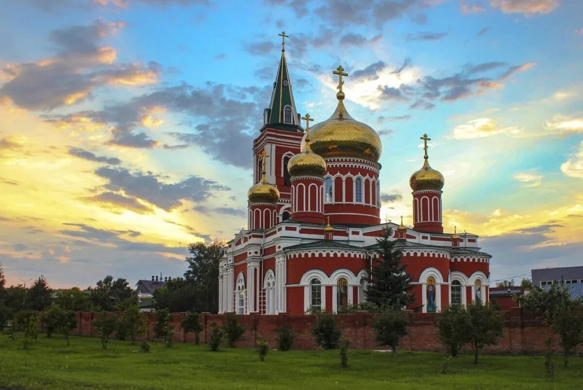 Св барнаул. Знаменская Церковь Барнаул. Барнаул Церковь Знаменского монастыря.