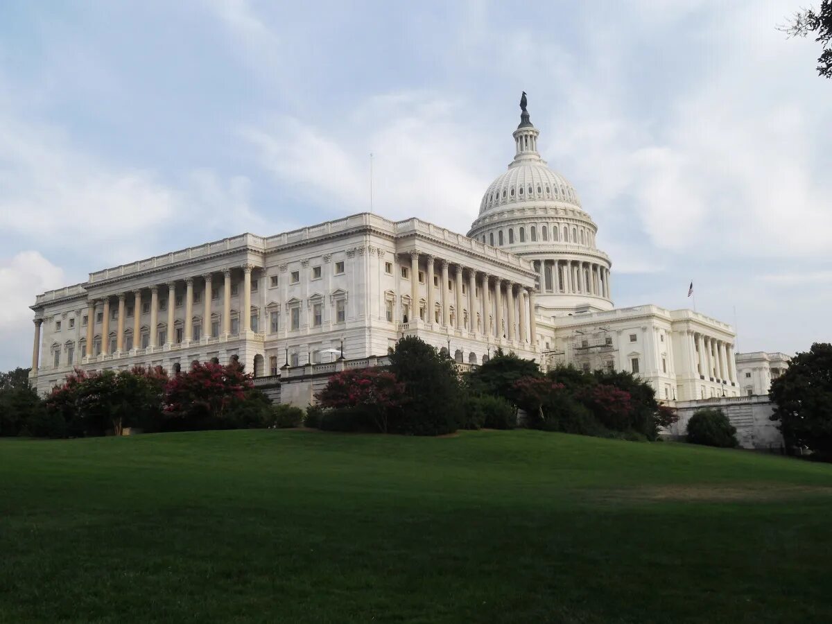 Washington is capital of usa. Капитолий Вашингтон. Капитолий США В Вашингтоне. Конгресс США, Капитолий, Вашингтон. Белый дом и Капитолий в Вашингтоне.