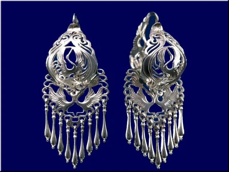Якутское серебро ch019. Якутские серебряные украшения. Серебро якутские  стерхи браслет. Якутские национальные серьги стерх уран саха. Серебро якутии.