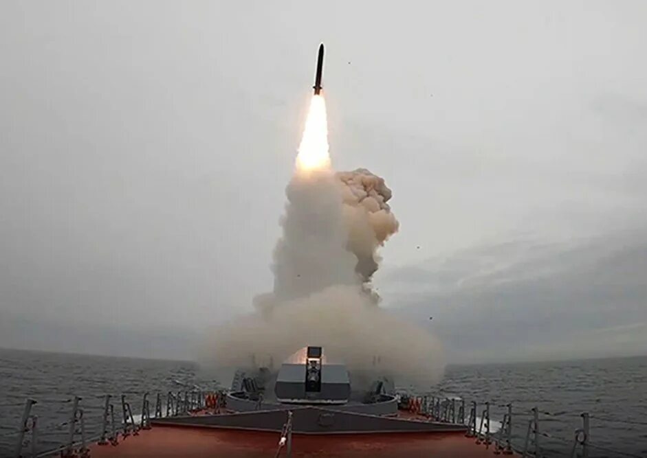 Ракетный удар по вс рф. СКШУ Восток 2022. Учения Восток 2022. Морские учения. Российские ракеты.