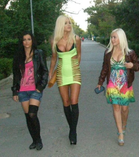 Звана самбука. Подруги самбуки. Самбука катя до операции. Катя самбука без фотошопа. Подруги самбуки.