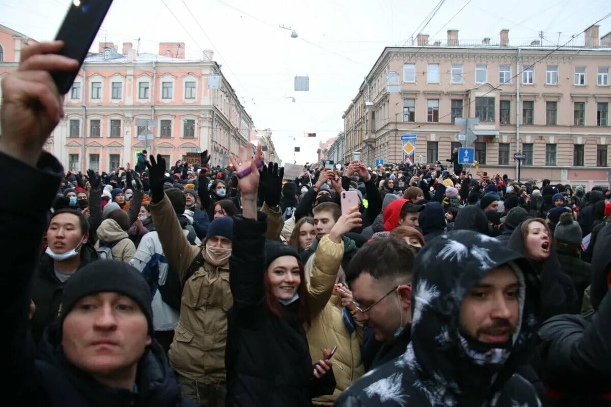 В каком году были митинги навального. Митинги в России 2021 Навальный. Митинг за Навального в Москве 2021. Митинги в поддержку Навального 2021.