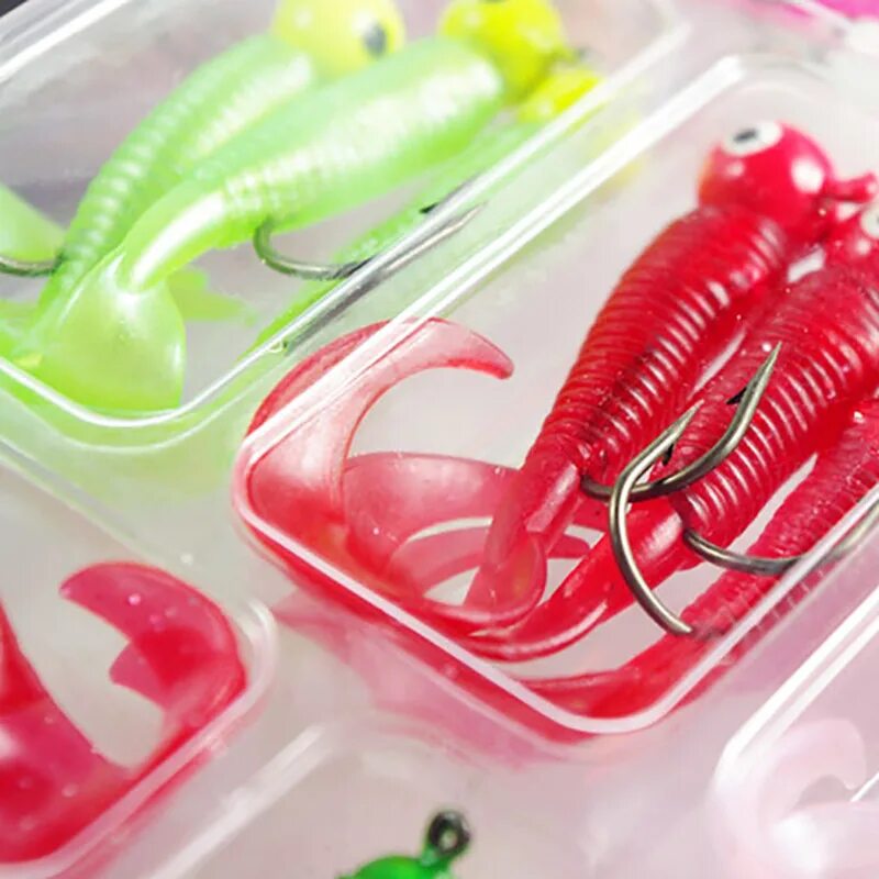 Искусственные наживки для рыбалки. Прикормка для рыбалки. Прикорм для рыбалки. Приманка на окуня на спиннинг. Комплект приманок и крючков для ловли окуня.