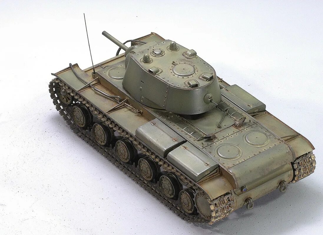 Кв 1 Trumpeter. Трумпетер кв 1с 85. Кв-1 Trumpeter 1/35. KV-1 1\35.