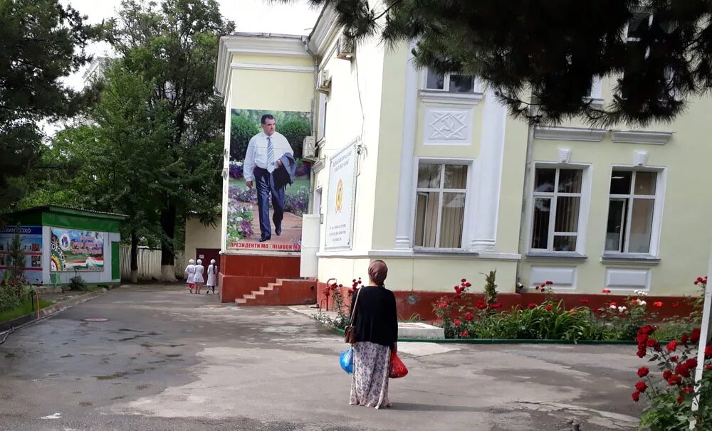 Больница в душанбе. Больница 1 Советский Душанбе. Роддом 1 Душанбе. Инфекционная больница в Душанбе. Поликлиника 1.город Душанбе.