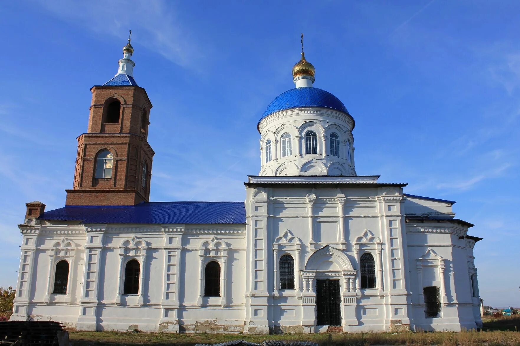 Воронежская область святая. Храм в Пришибе Калачеевского района. Храм Святого великомученика Пантелеймона Воронеж. Храмы Воронежской области. Храм в селе Пришиб Калачеевский район Воронежская область.