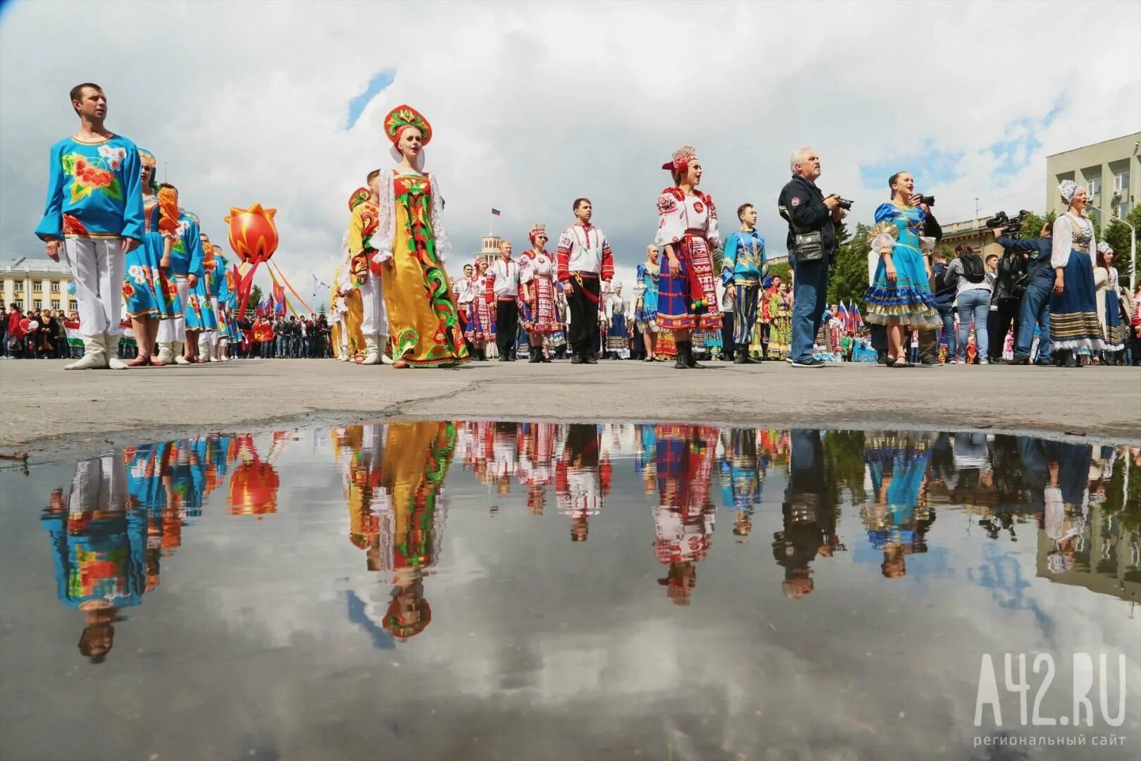 Дорогой дружбы народов. Дружба народов. Дружба народов России. Дружба народов фотография. Дружба народов России фото.