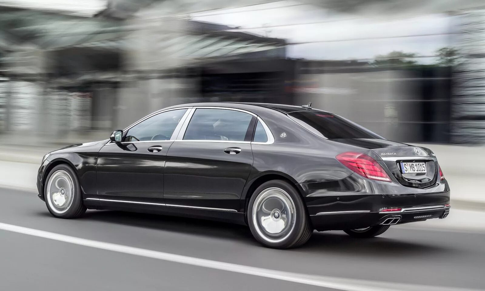 Удлиненный мерседес. Mercedes-Benz x222 s600 Maybach. Мерседес Майбах 600. Мерседес s600 222. Мерседес Майбах s класс.