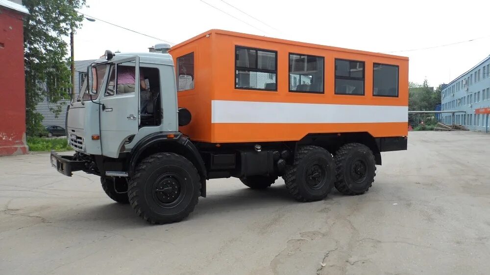 Габаритные фонари камаз вахтовка. Нзас-4208. Вахтовка камаз внутри тв. Работа камаз вахта. Вахтовка камаз велесстрой.