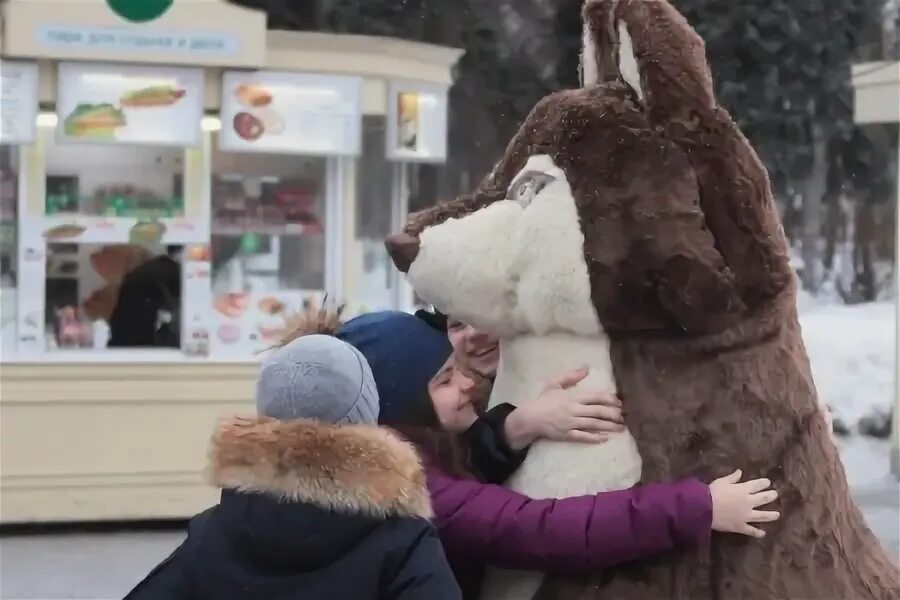 Собака обнимака пермь. Собака обнимака игрушка. Собака обнимака подушка. Собака обнимака Пермь 2023. Собака обнимака Пермь 2023 фото.