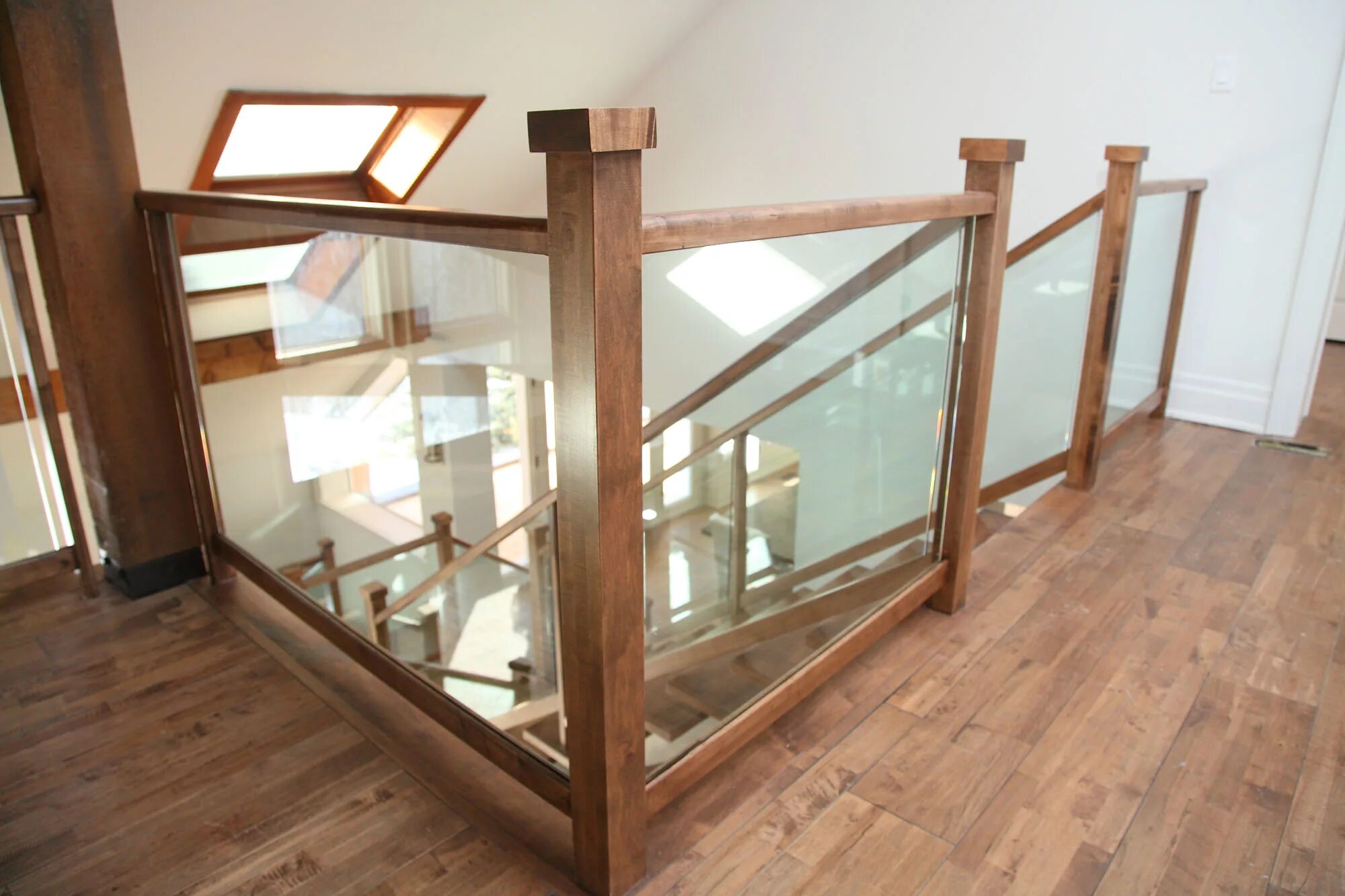 Ограждение из стекла и дерева. Деревянные со стеклом. Журнальный стол bern glass. Деревянные со стеклом. Стол-река greg klassen.