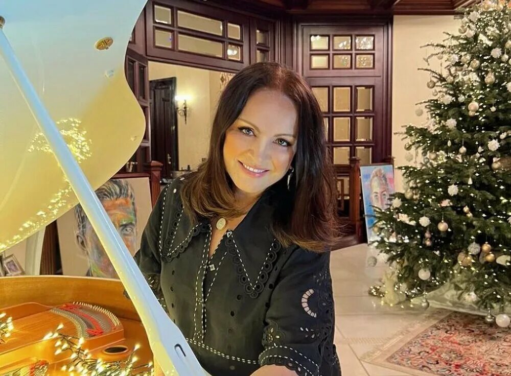 София ротару 2022. Ротару софия сейчас 2022г. Ротару с микрофоном. София ротару фото. Аурелия михайловна ротару.