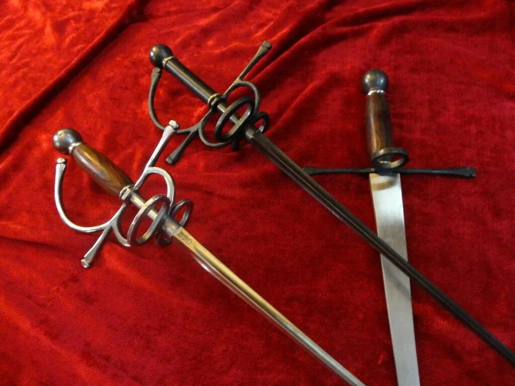 Шпага и рапира. Болонский меч. Шпага гарда эфес клинок. Ортопедическая рукоять для шпаги. Шпага мушкетера историческая.