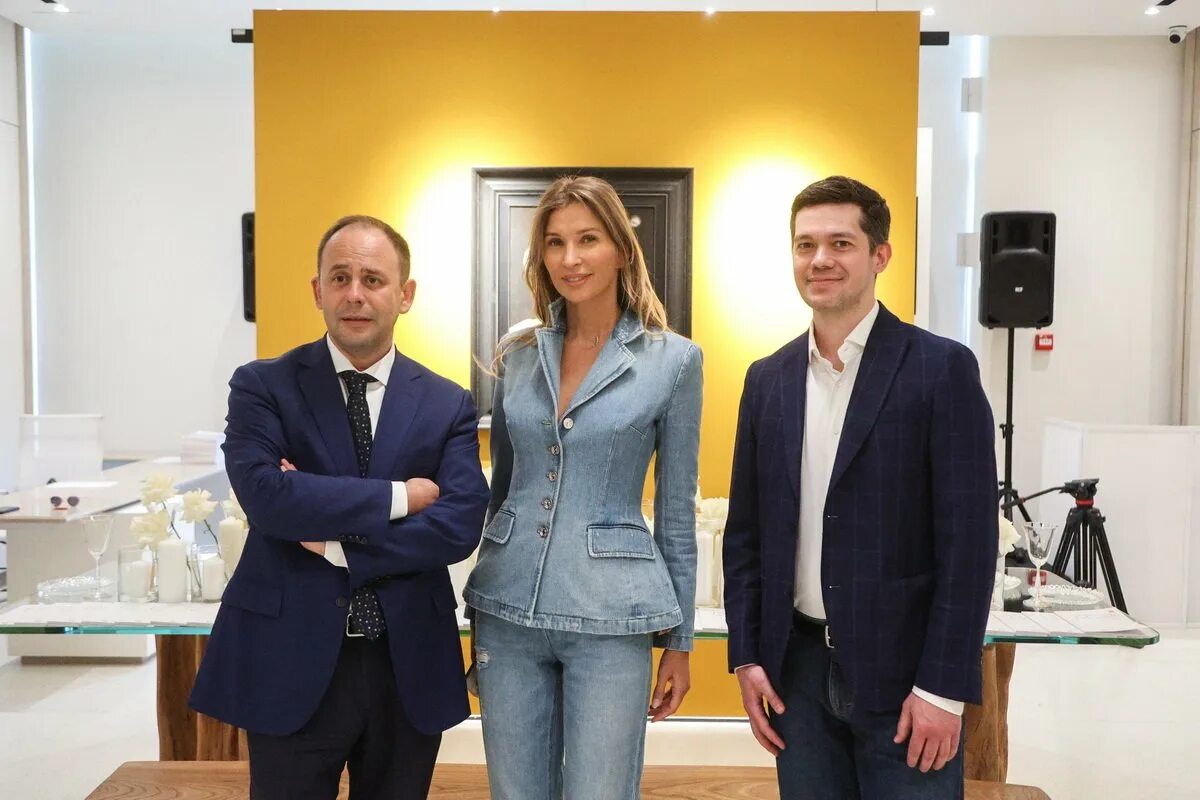 Орлова жаккелина эдуардовна. Деловой советник. Женщина на переговорах. Сайт деловой советник. Деловой советник.