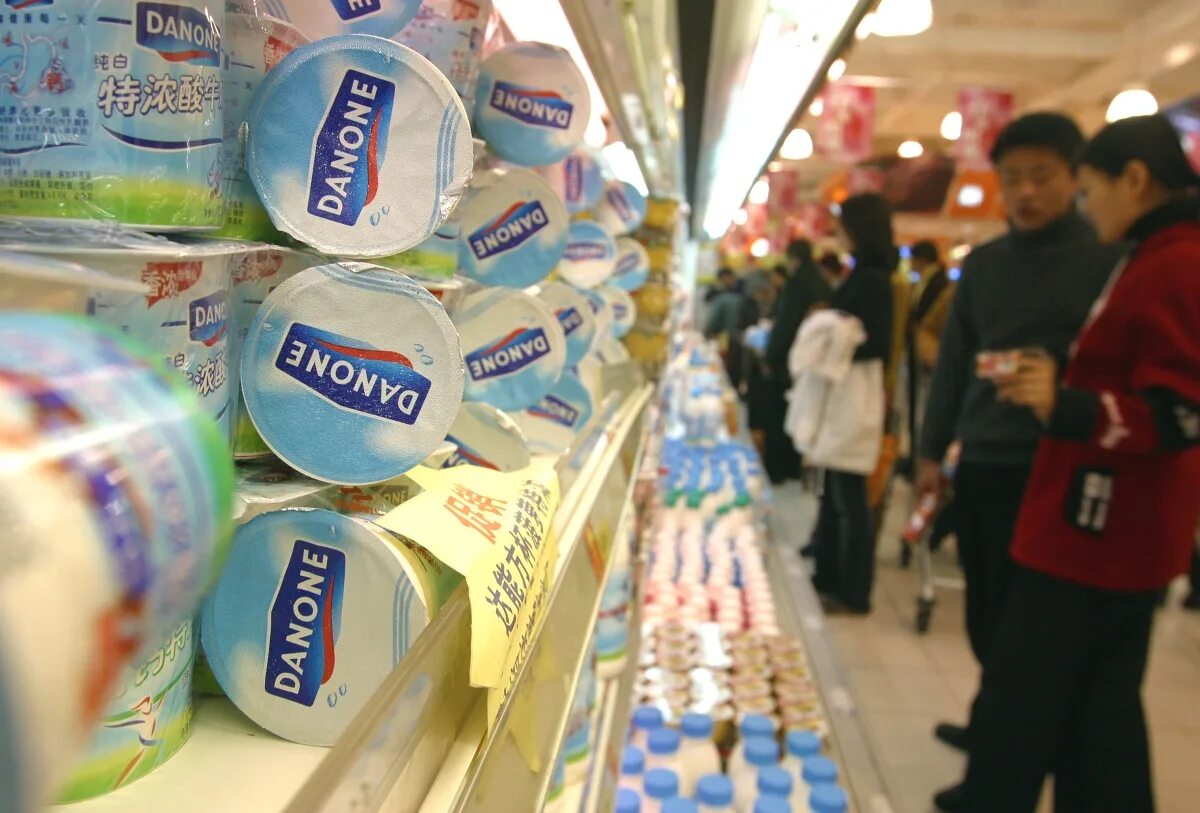 Передача активов danone. Данон Россия. Продукты Данон. Данон магазин. Продукция фирмы Данон.