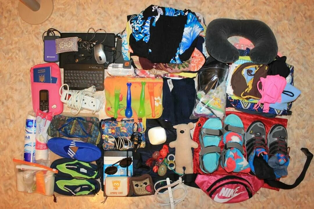 Нужные вещи для детей. Нужные вещи для отдыха. вещи в поездку на море. вещи с собой на море. нужные вещи для девочки.