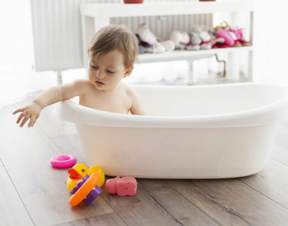 Me in the bath. Дети в горячей ванной. ребенок в ванне сток. стоке ванна детская. ванна детская &quot;bath comfort&quot;.