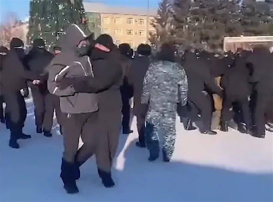 Закрыл 100 человек