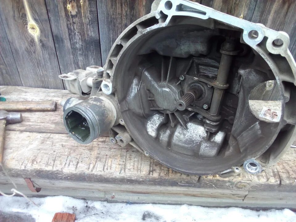 Как снять кпп приора Снятие КПП Lada Приора хэтчбек, 1,6 л, 2008 года своими руками DRIVE2