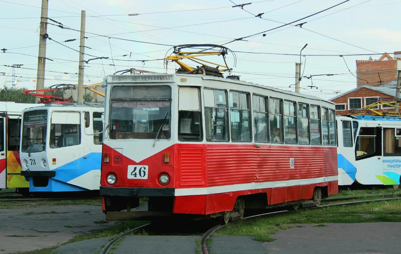 71-605. Трамвай Омск 71-407. Трамвай 9 Омск. 71-605 Трамвай Омск номер 7. Трамвай 46 расписание